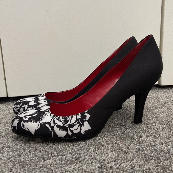 Nine West High Heels - Picture 3 of 4